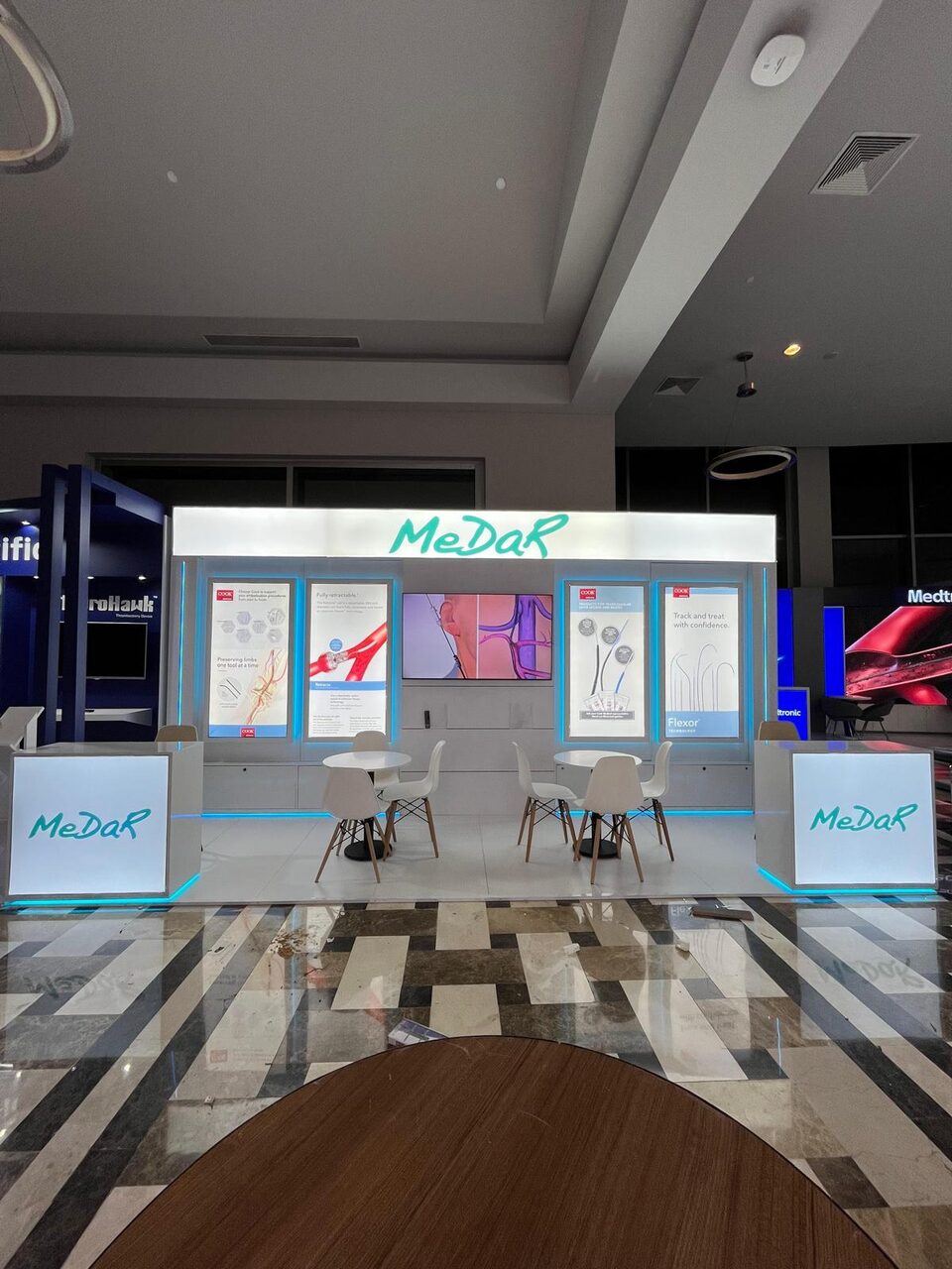 Illuminated lightbox exhibition stand